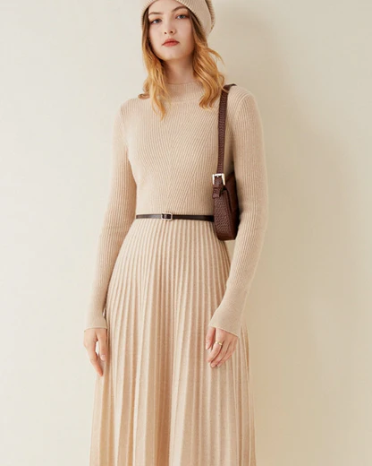 Reines Kaschmir-Ausgestelltes Kleid