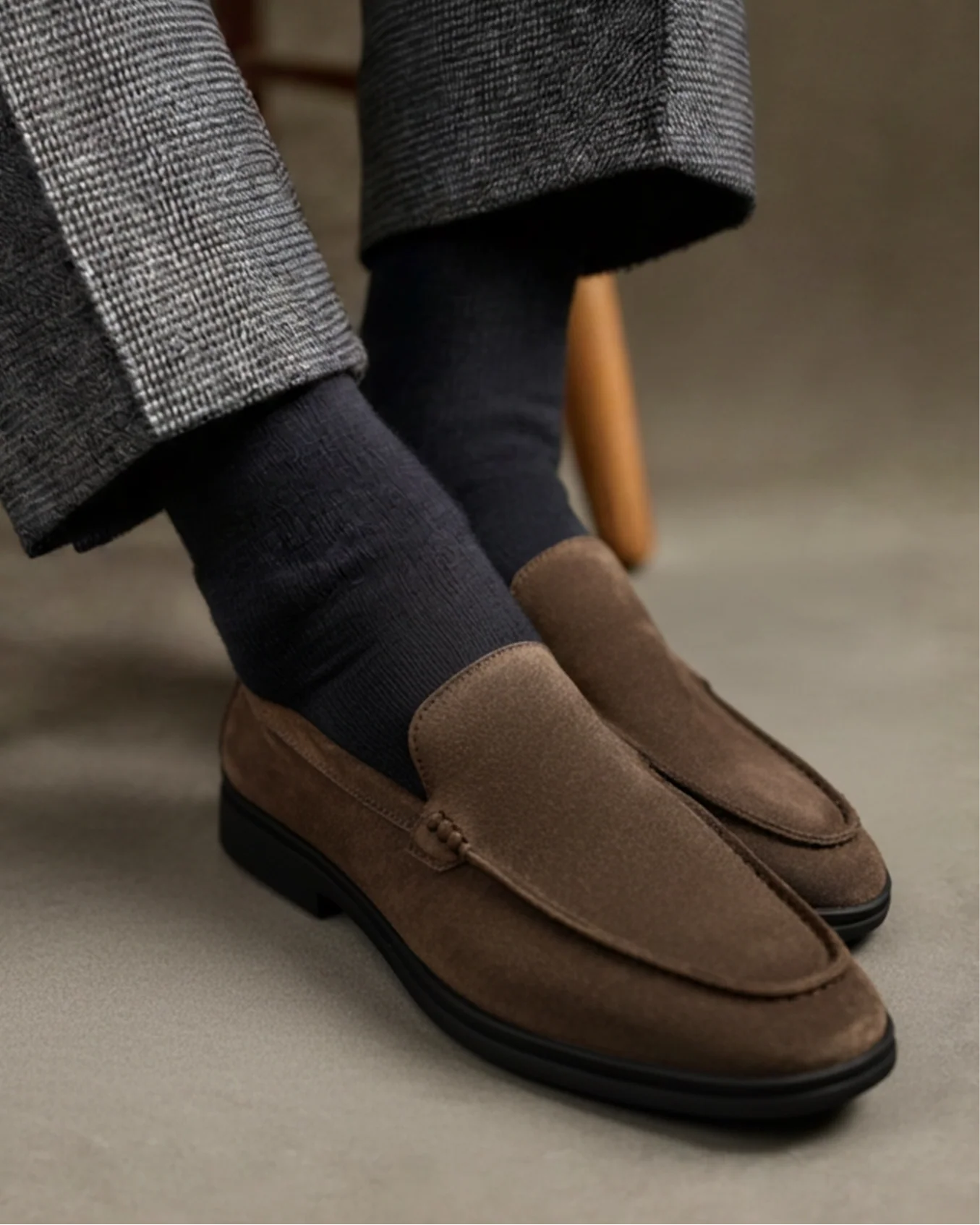 Premium Wildleder-Loafers - Schwarze Sohlen